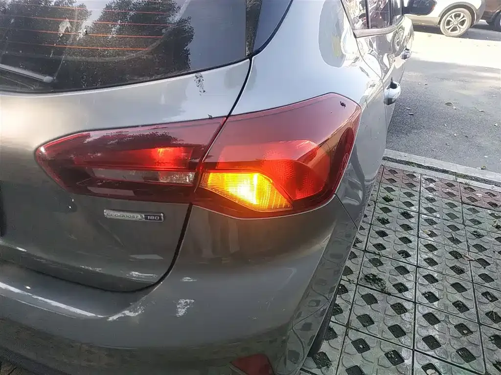 Ford Focus 2023 из CN, фото 8
