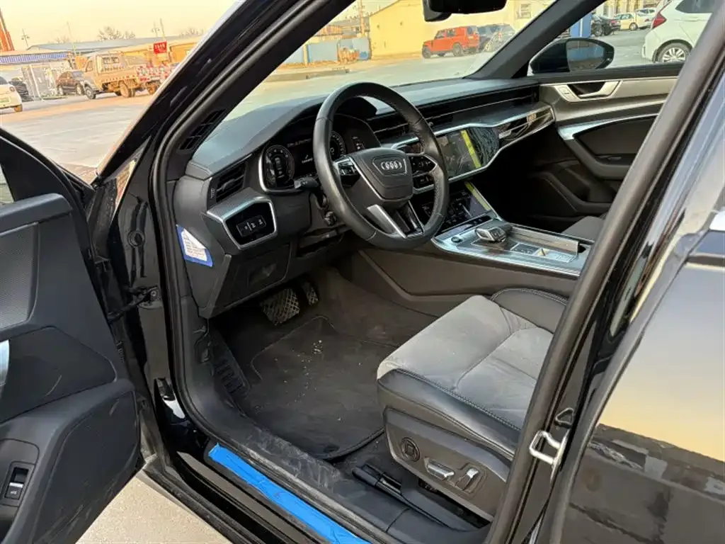 Audi A6L 2023 из CN, фото 6