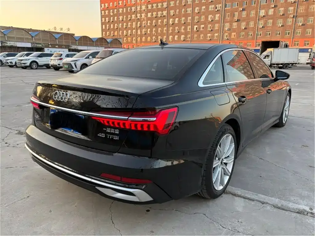 Audi A6L 2023 из CN, фото 9