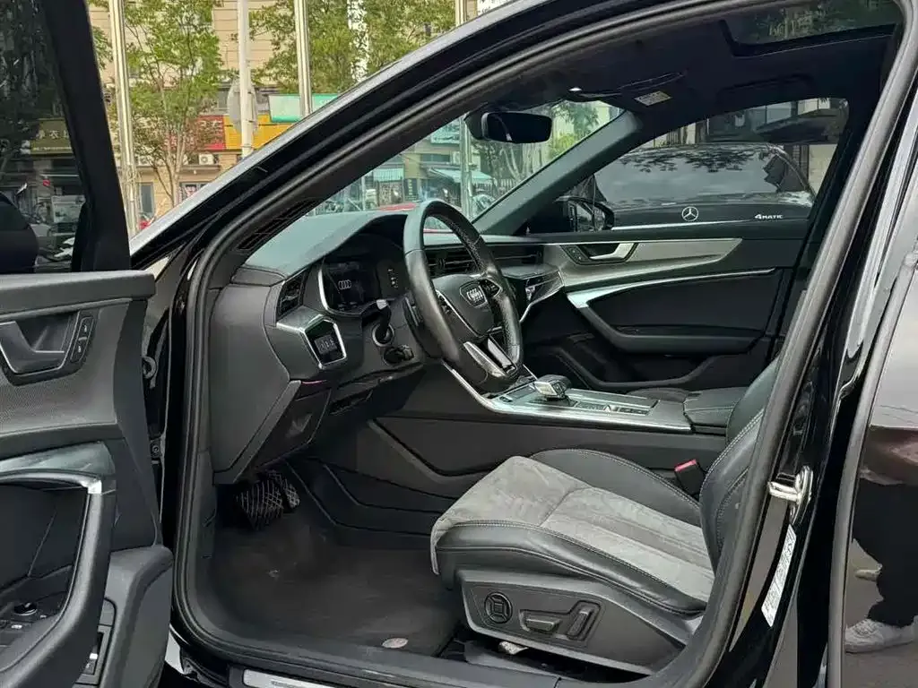 Audi A6L 2022 из CN, фото 4