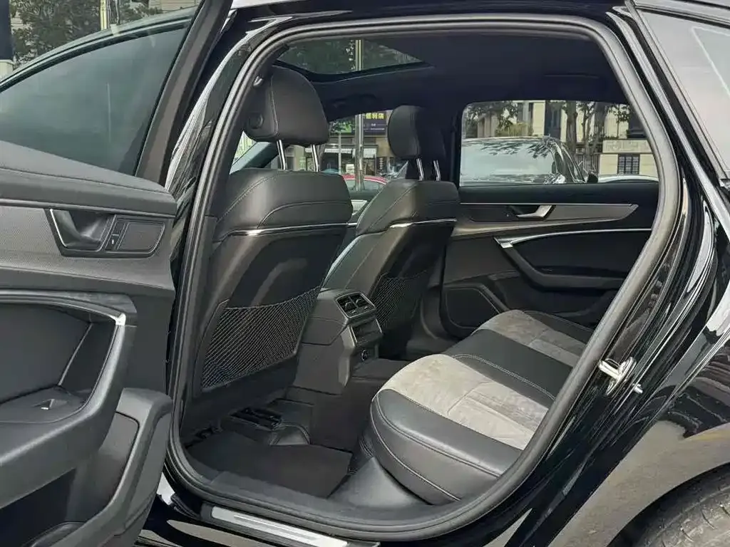 Audi A6L 2022 из CN, фото 6