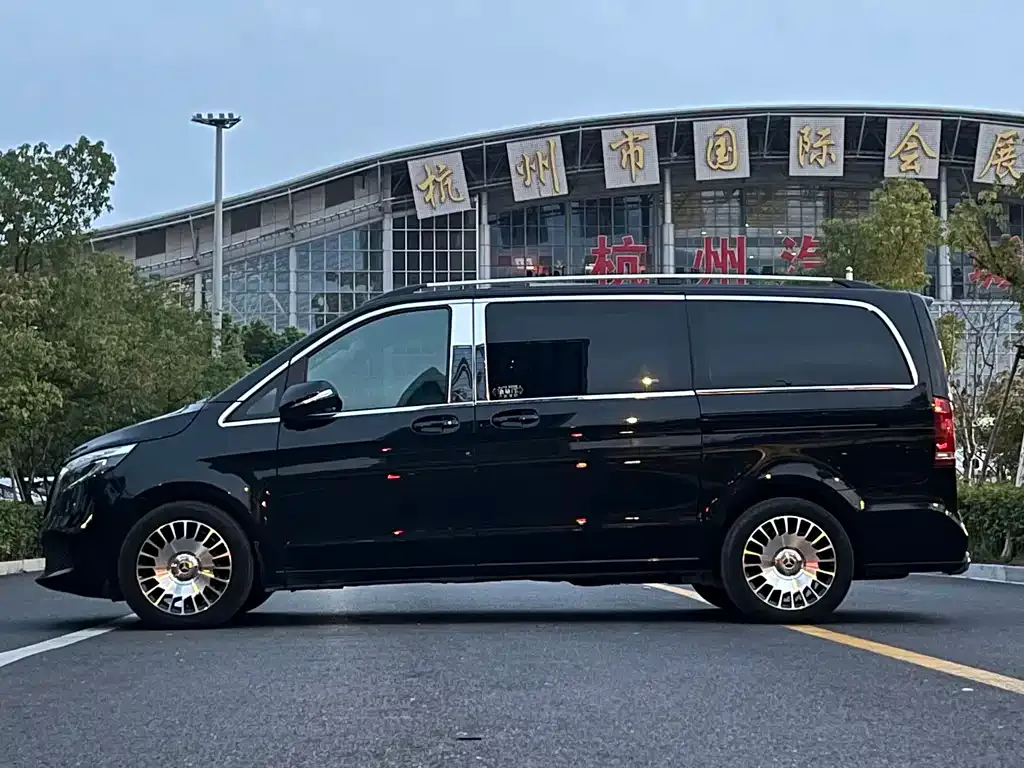 Mercedes-Benz V-Class 2022 из CN, фото 5