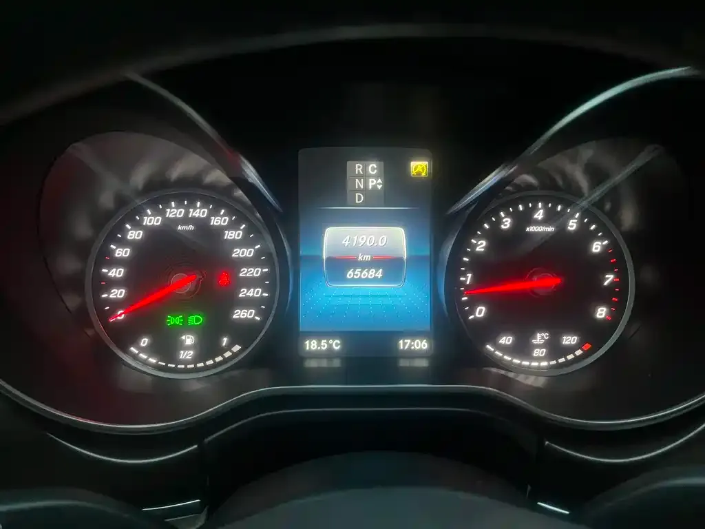 Mercedes-Benz V-Class 2022 из CN, фото 8