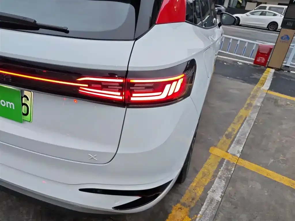 Volkswagen ID.4 X 2023 из CN, фото 8