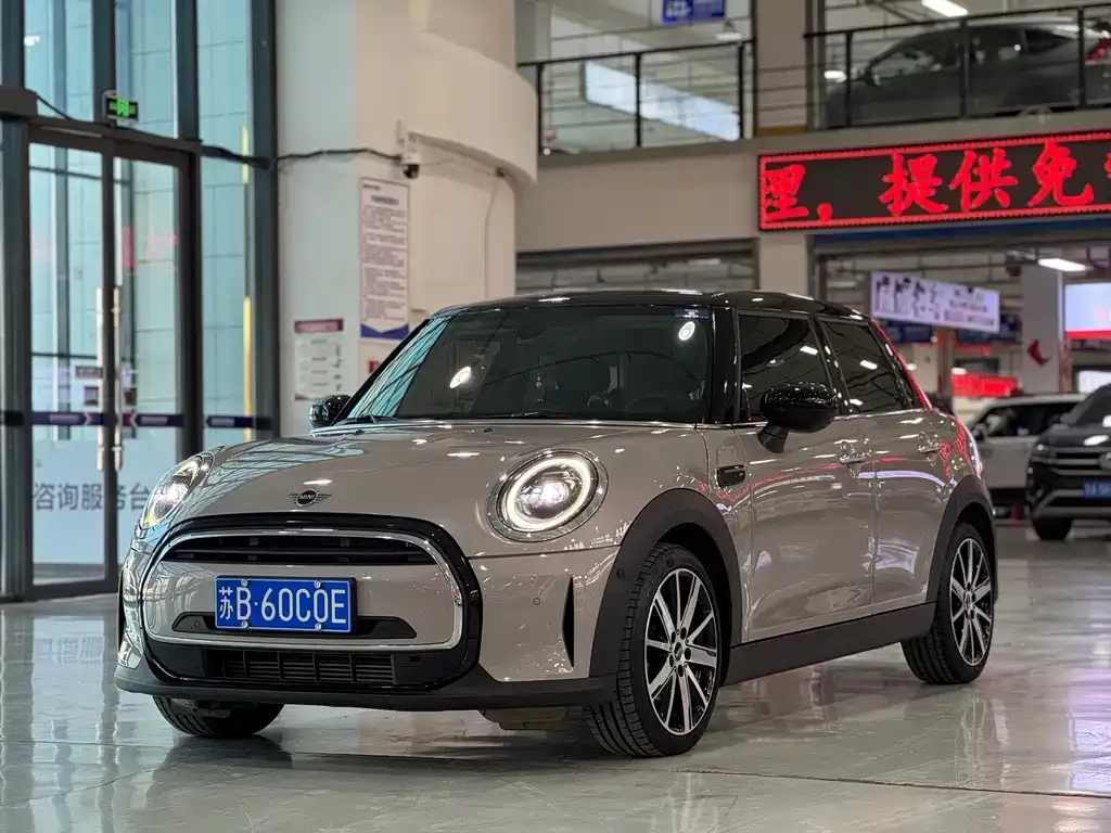 MINI Cooper (3-door) 2024 из CN, фото 1
