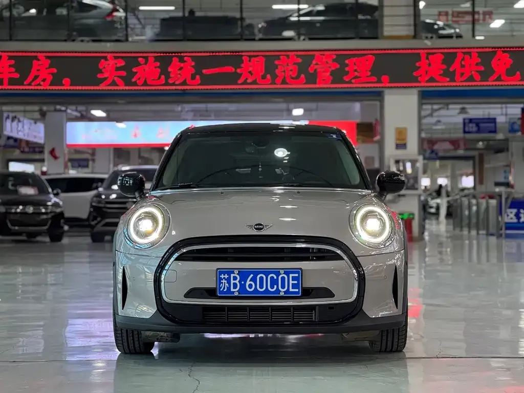 MINI Cooper (3-door) 2024 из CN, фото 2