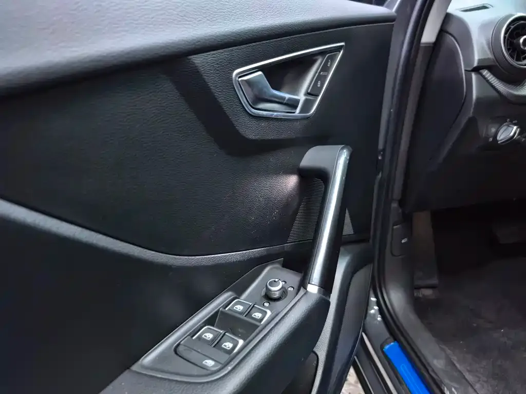 Audi Q2L 2021 из CN, фото 7