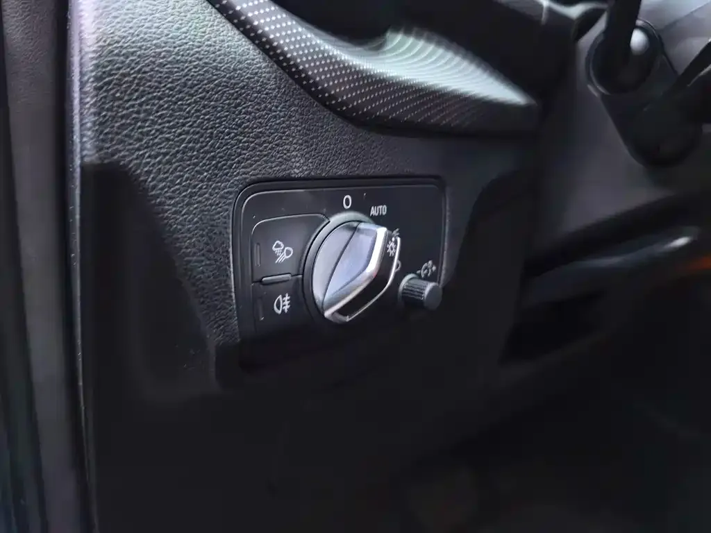 Audi Q2L 2021 из CN, фото 8
