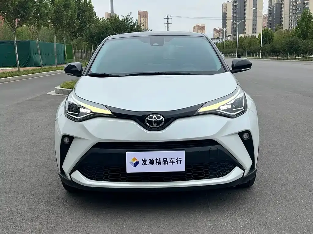 Toyota C-HR — фото 2