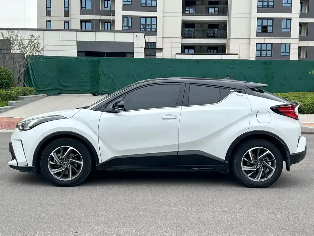 Toyota C-HR — фото 4