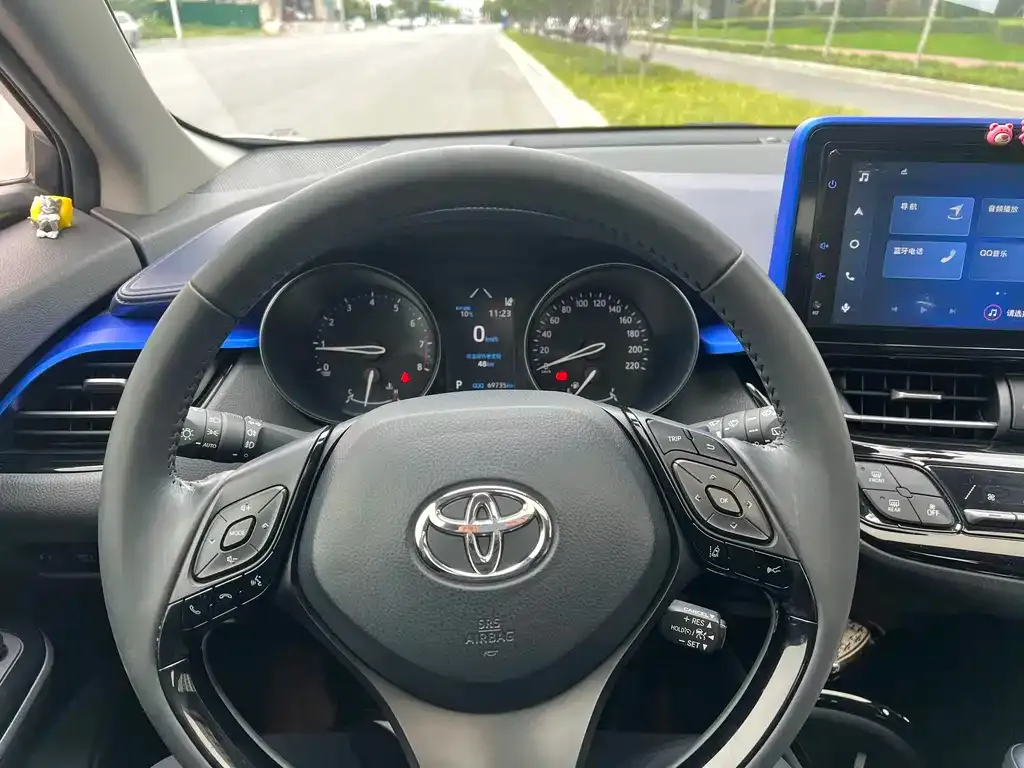 Toyota C-HR — фото 7