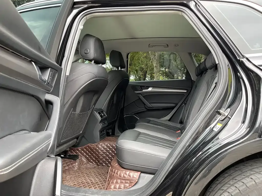 Audi Q5L 2022 из CN, фото 8