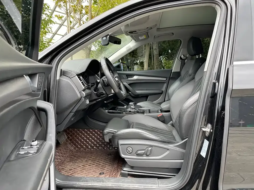 Audi Q5L 2022 из CN, фото 9