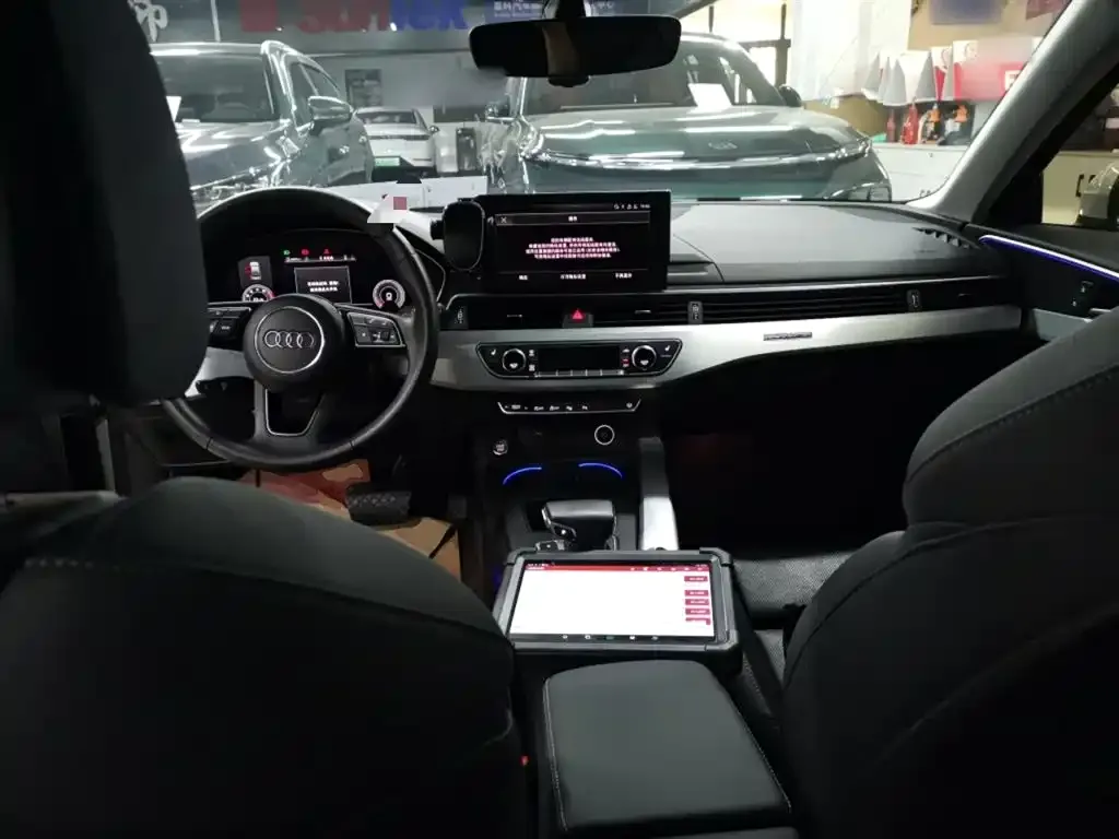 Audi A4L 2021 из CN, фото 10