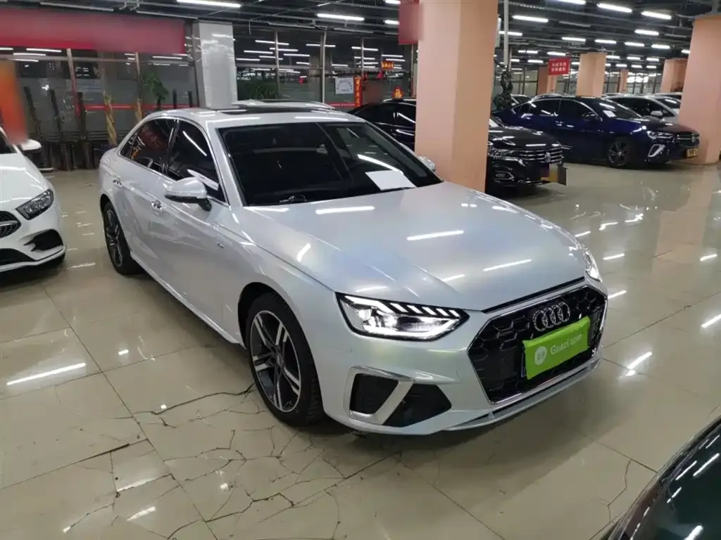Audi A4L 2021 из CN, фото 4