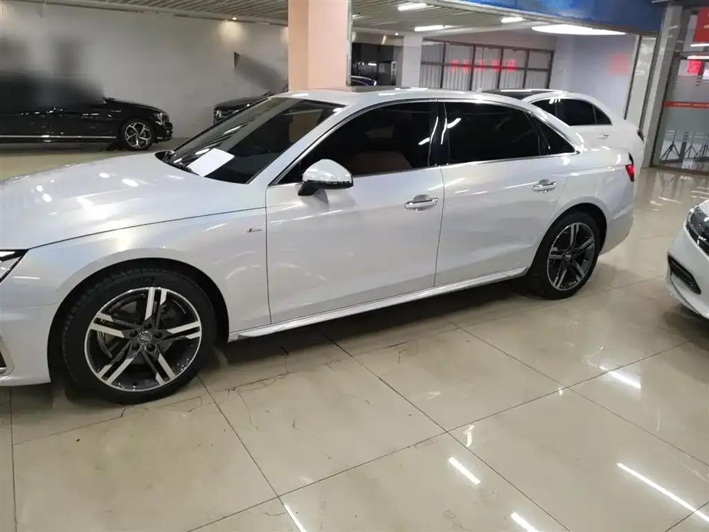 Audi A4L 2021 из CN, фото 5