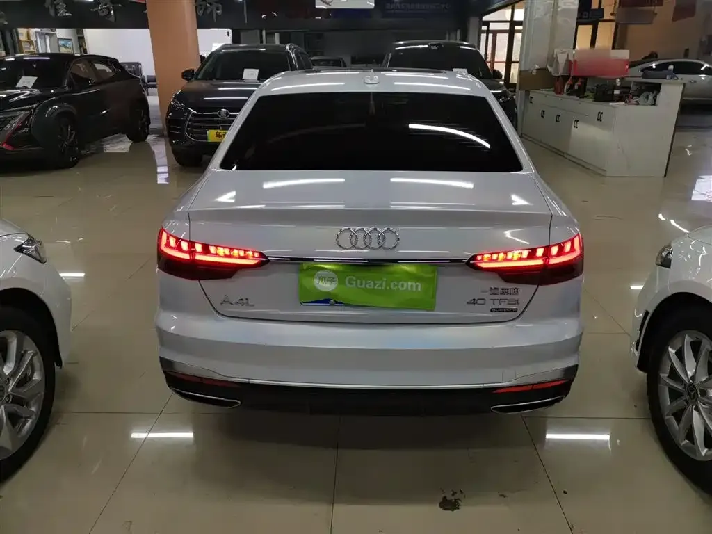 Audi A4L 2021 из CN, фото 6
