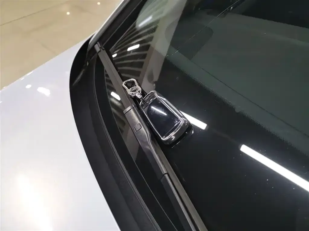 Audi A4L 2021 из CN, фото 9
