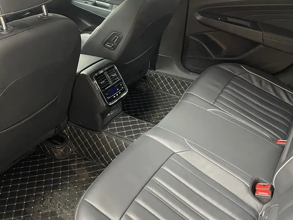 Volkswagen Passat 2023 из CN, фото 6