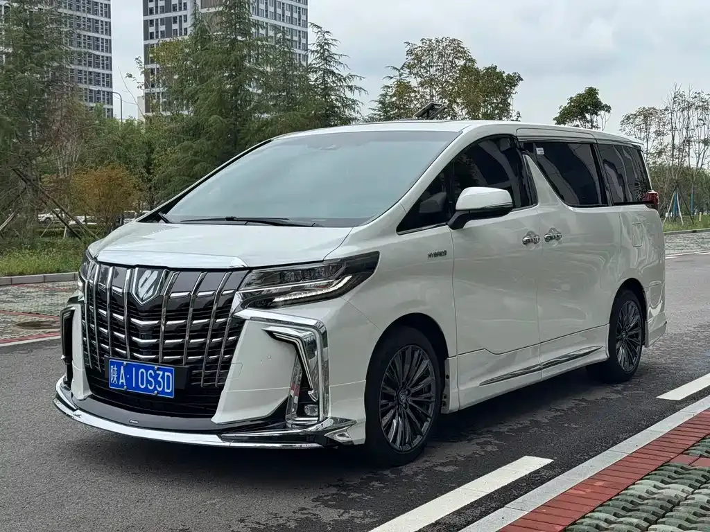 Toyota Alphard 2023 из CN, фото 1