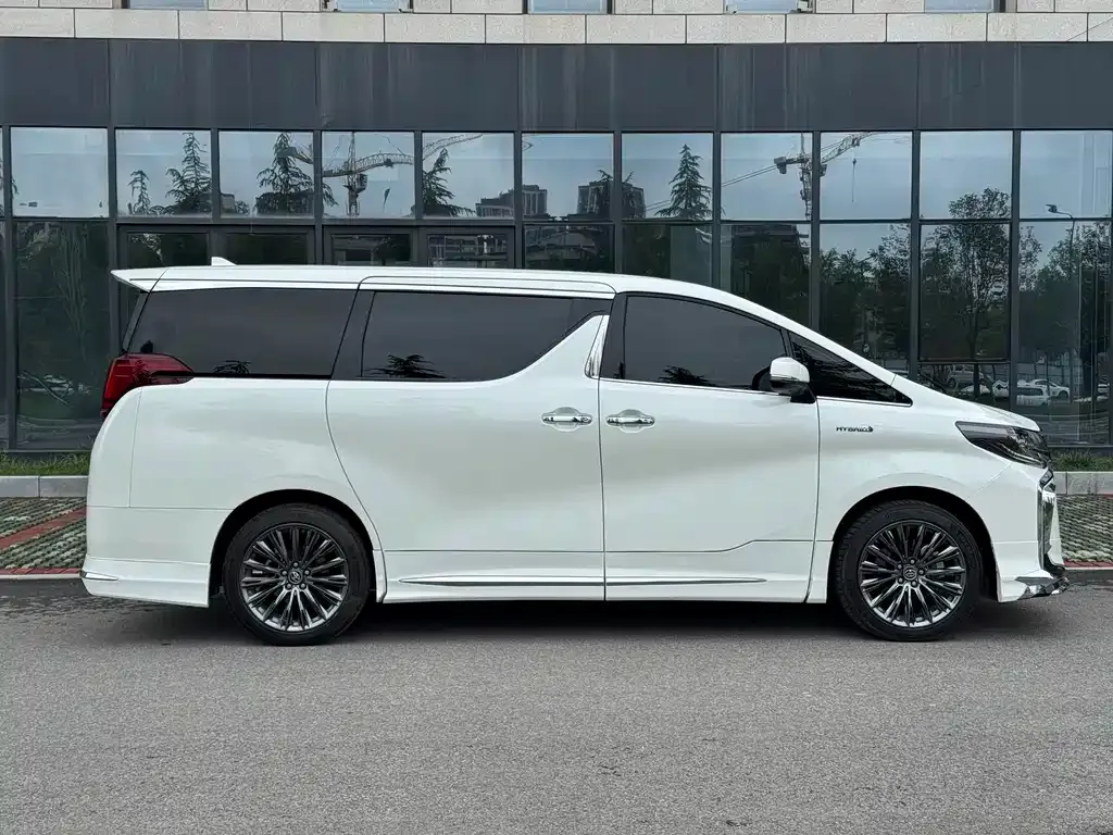Toyota Alphard 2023 из CN, фото 10