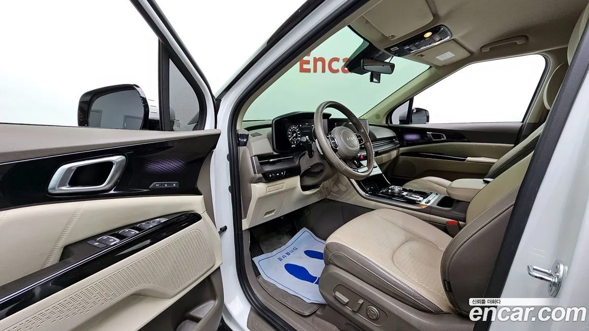 Kia Carnival — фото 10