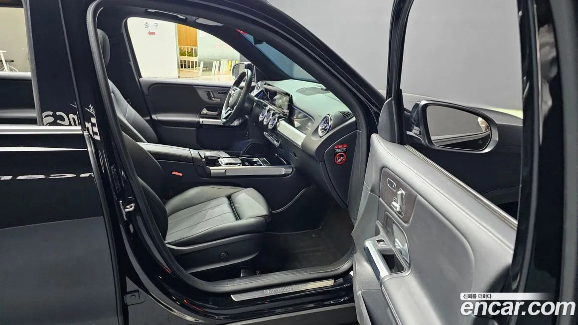 Mercedes-Benz GLB-Class — фото 10