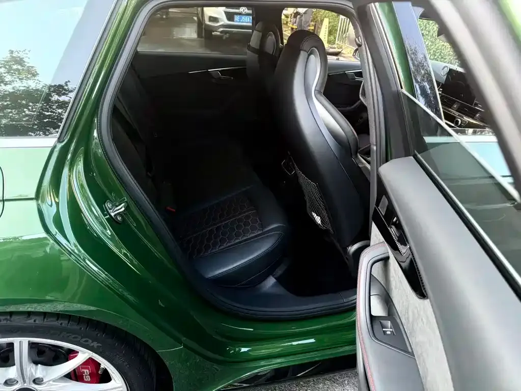 Audi RS 4 2021 из CN, фото 3