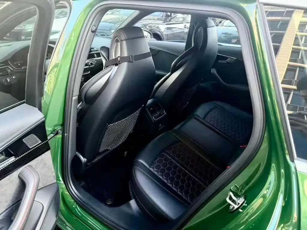 Audi RS 4 2021 из CN, фото 4