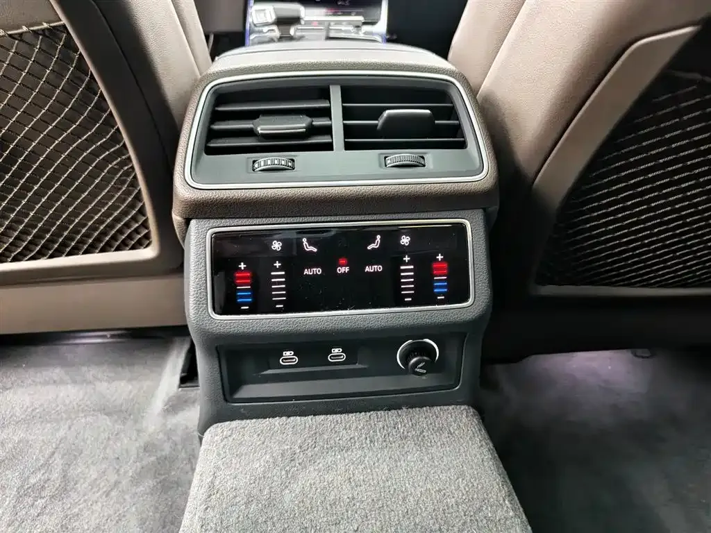 Audi A7L 2024 из CN, фото 10