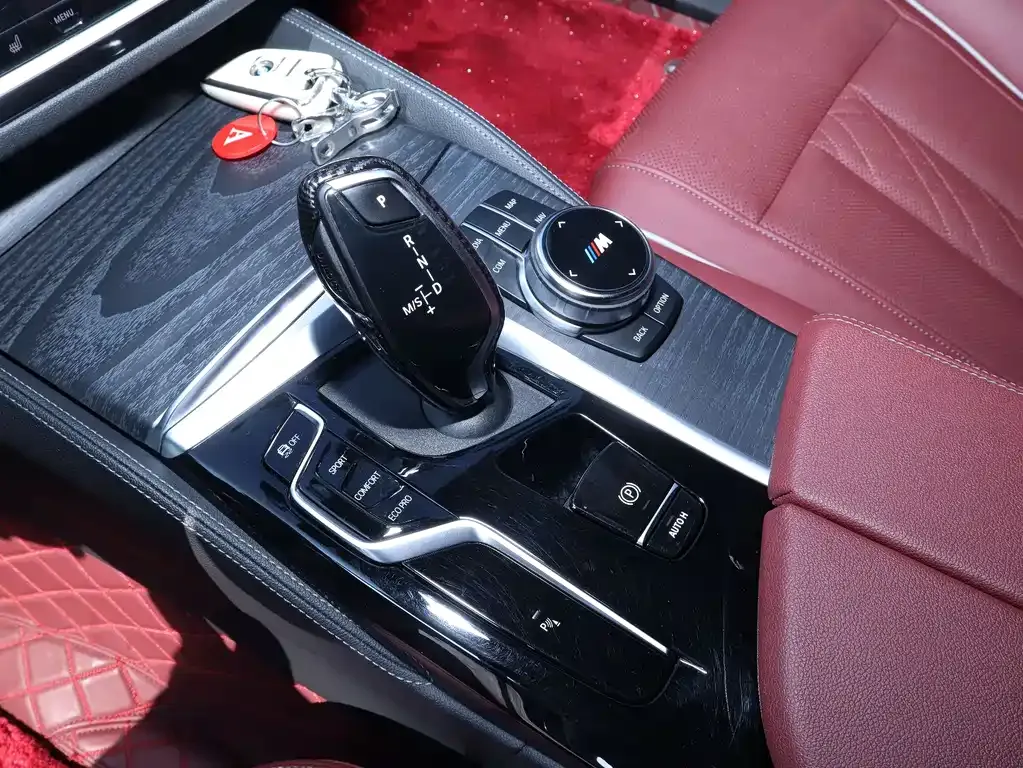 BMW 5 Series 2023 из CN, фото 10