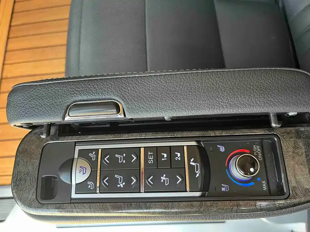 Mercedes-Benz Vito 2023 из CN, фото 7