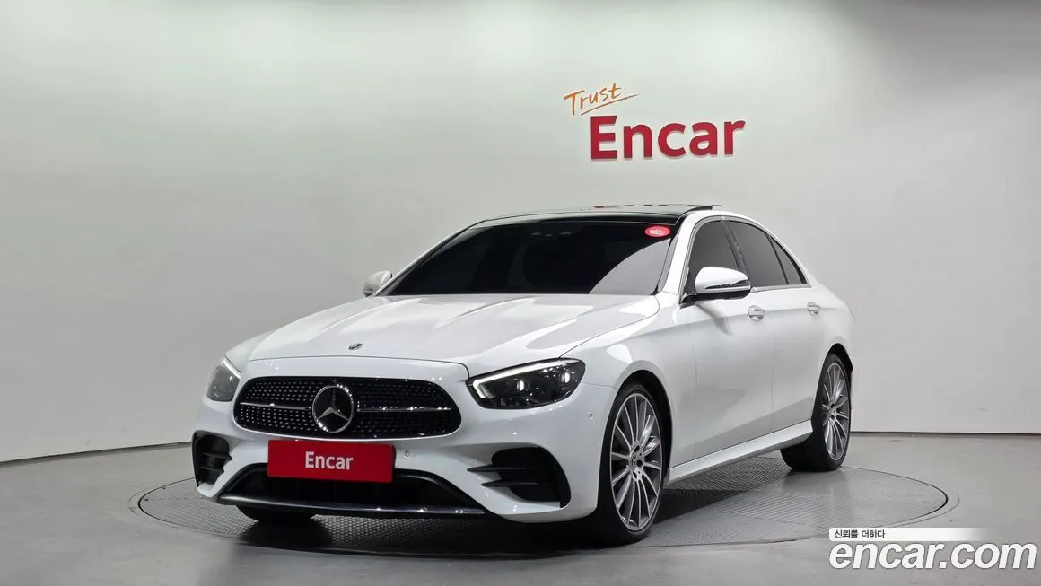 Mercedes-Benz E-Class — фото 1