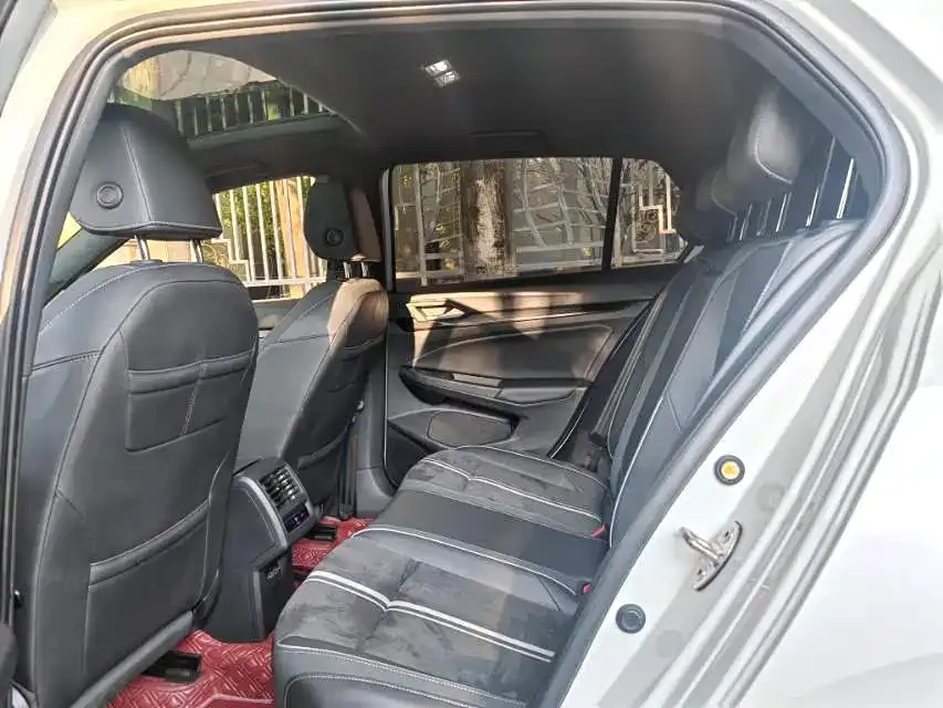 Volkswagen Golf 2022 из CN, фото 6