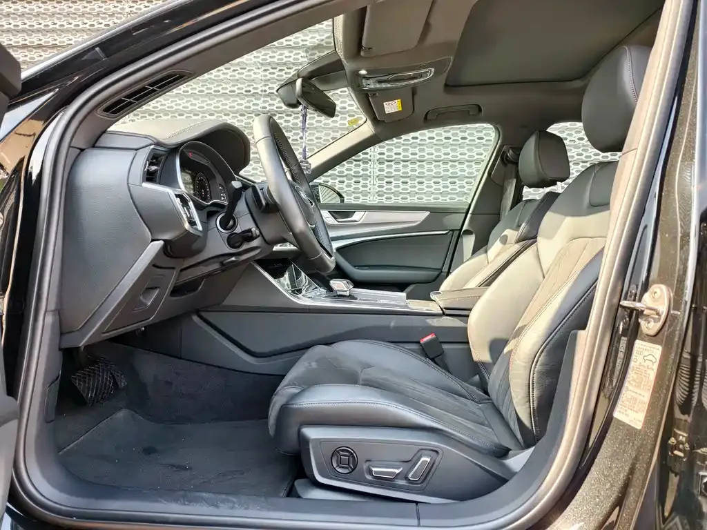 Audi A6L 2024 из CN, фото 10