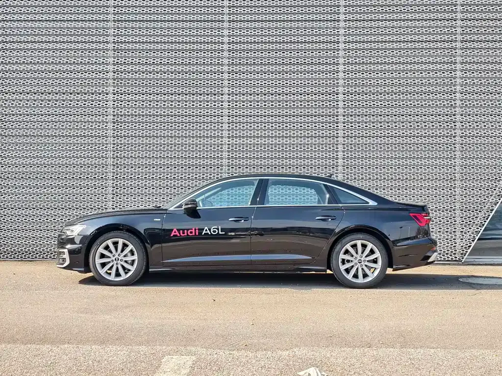 Audi A6L 2024 из CN, фото 3