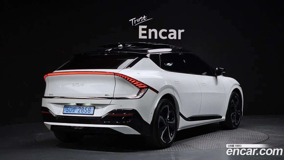 Kia EV6 — фото 2