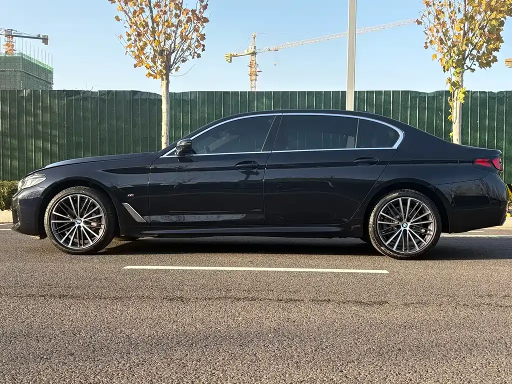 BMW 5 Series — фото 4
