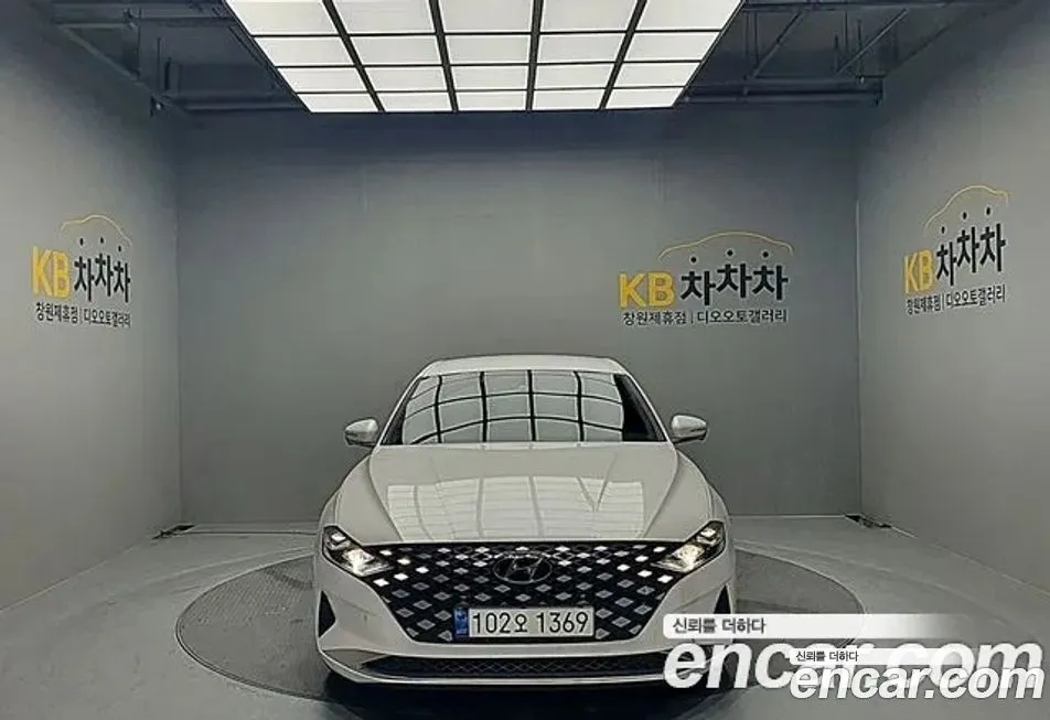 Hyundai Grandeur — фото 1