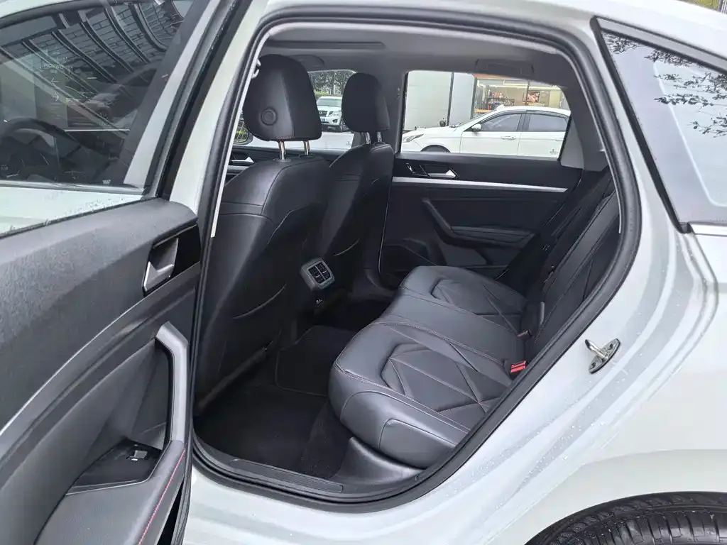 Volkswagen Lavida 2024 из CN, фото 5