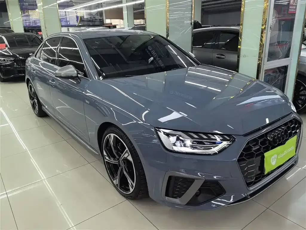 Audi A4L 2022 из CN, фото 4