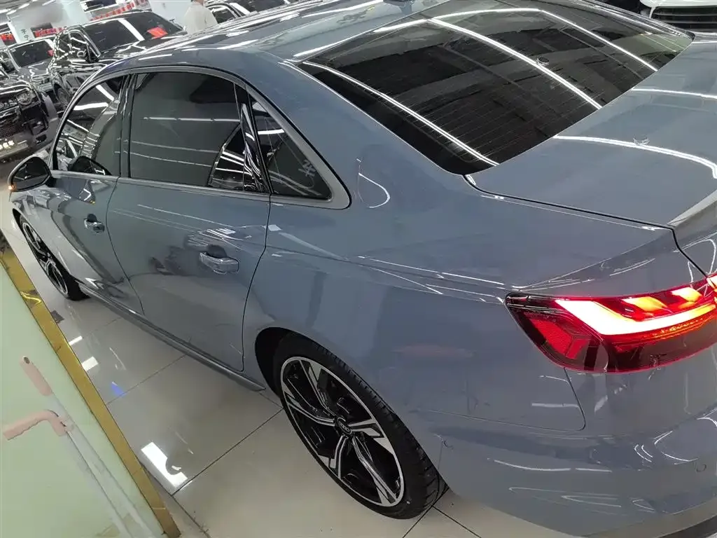Audi A4L 2022 из CN, фото 5
