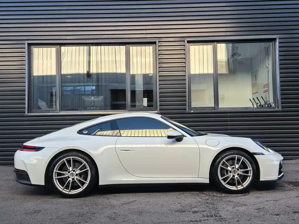 Porsche 911 2025 из CN, фото 3