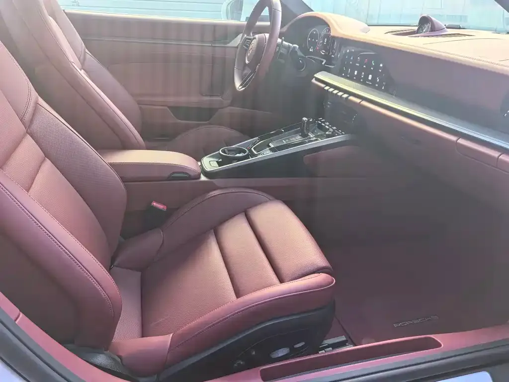 Porsche 911 2025 из CN, фото 9
