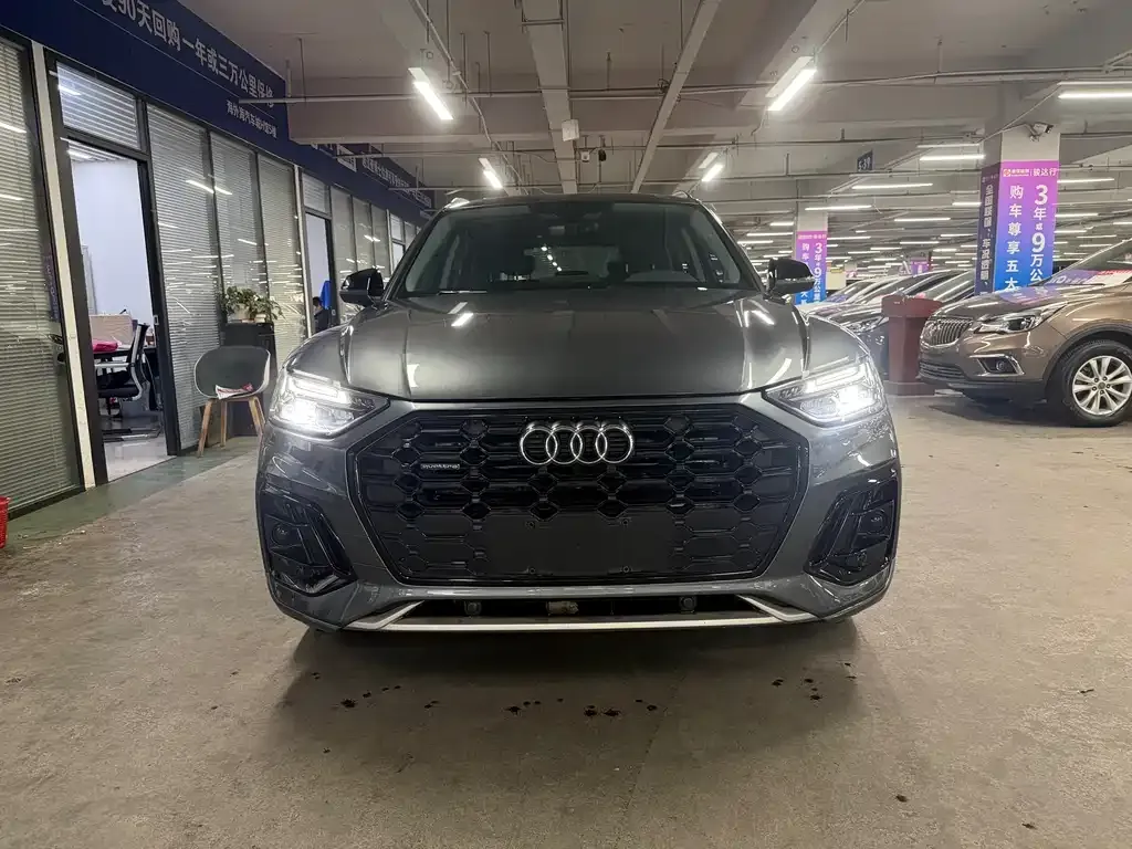 Audi Q5L 2022 из CN, фото 2