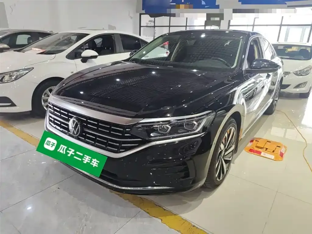 Volkswagen Passat — фото 1