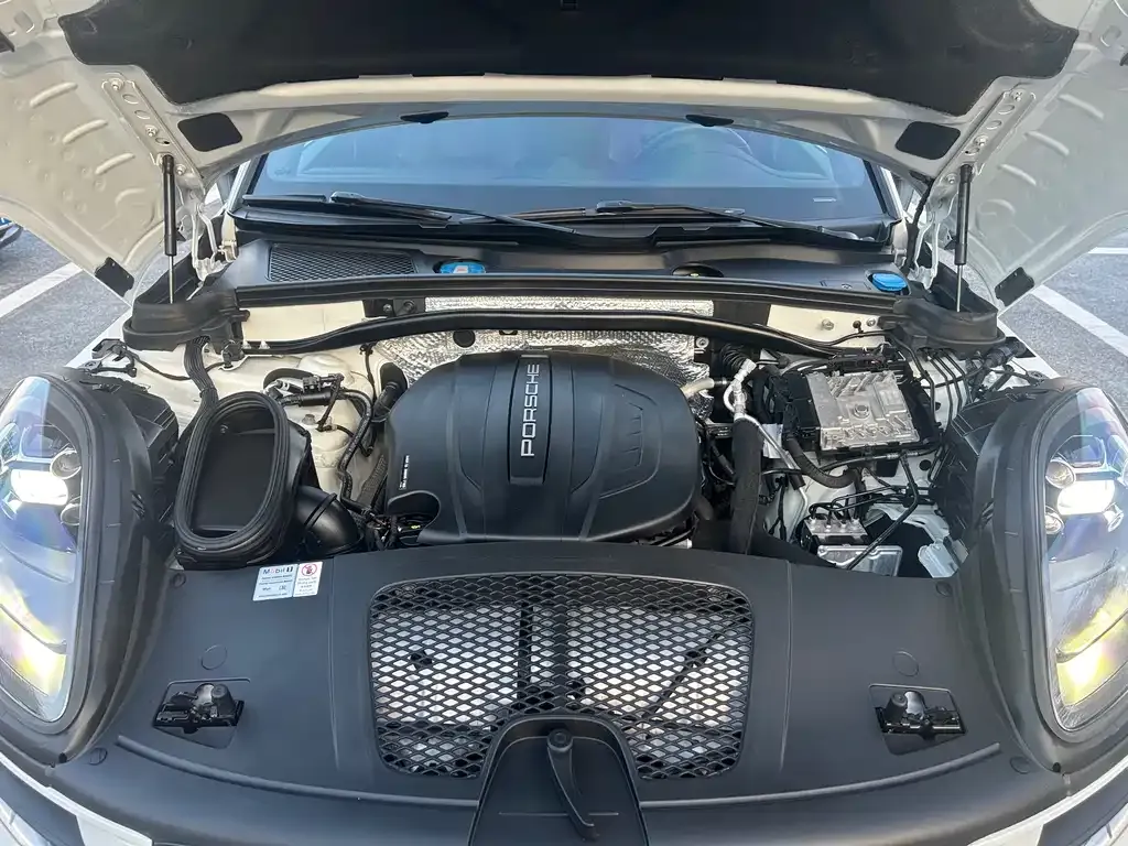 Porsche Macan 2021 из CN, фото 8