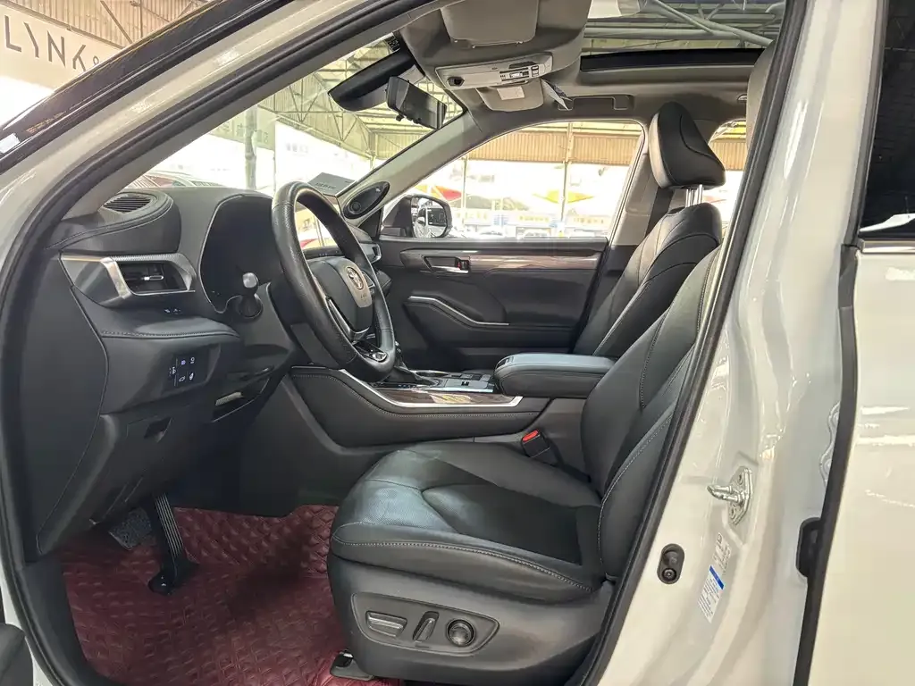 Toyota Highlander 2021 из CN, фото 8