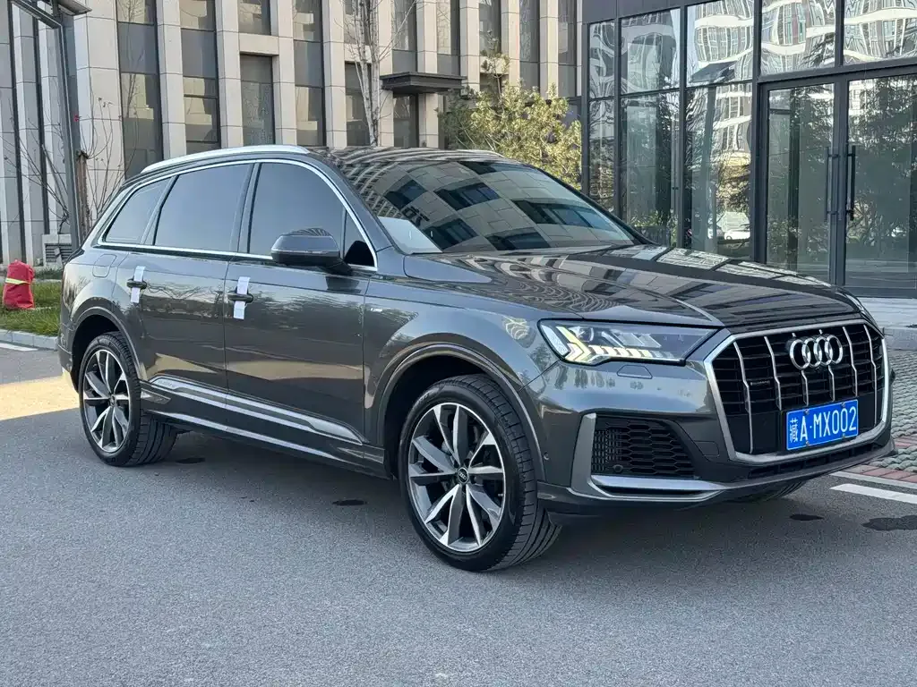 Audi Q7 2024 из CN, фото 3