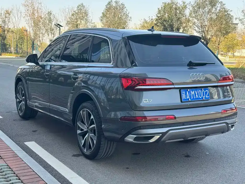 Audi Q7 2024 из CN, фото 6